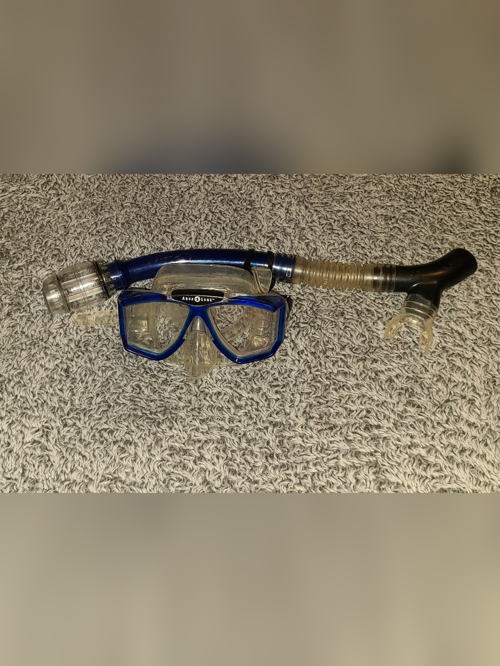 Aqua Lung Blue Snorkel Mask Set for Men